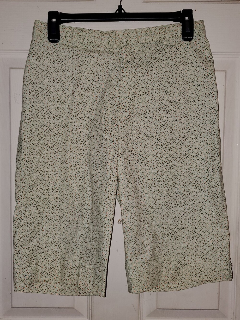 Vintage Solutions Stretch Ditsy Floral Bermuda Shorts